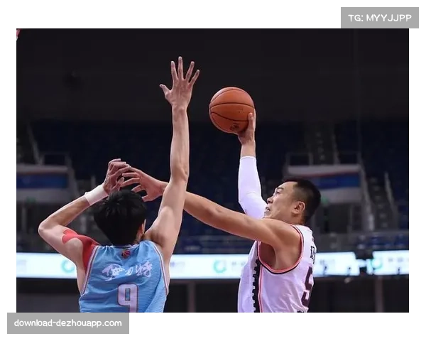 传统中锋价值重新获得认可 高大化阵容终结五小时代